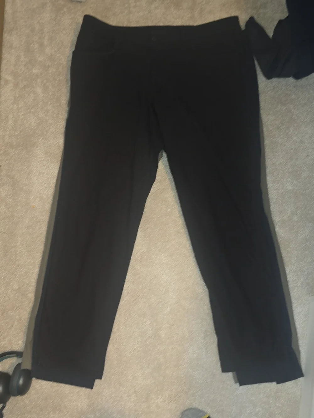 WORN ONCE MENS Buiness Casual LULULEMON PANTS Like New Size 38 Inseam 34